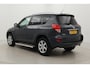 Toyota RAV4 2.0 VVTi Executive | Navigatie | Stoelverwarming | Cruise Control | Clima | Parkeersensoren voor/achter | Treeplanken | 17 inch | DVD speler