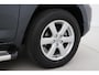 Toyota RAV4 2.0 VVTi Executive | Navigatie | Stoelverwarming | Cruise Control | Clima | Parkeersensoren voor/achter | Treeplanken | 17 inch | DVD speler