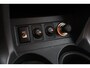 Toyota RAV4 2.0 VVTi Executive | Navigatie | Stoelverwarming | Cruise Control | Clima | Parkeersensoren voor/achter | Treeplanken | 17 inch | DVD speler
