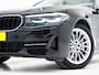 BMW 5-Serie Touring 530e xDrive | LED Grille |  Leder | Camera | Adaptive Cruise | Sfeerlicht | Dodehoek | Carplay