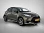 Toyota Yaris 1.5 Hybrid 130 Executive | BTW Voertuig | Sensoren V+A | Stoel + stuurverwarming | dodehoekdetectie | Apple CarPlay/Android Auto | Cruise control Adaptive | Draadloze telefoonlader | Onderweg-naar-dealer