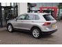 Volkswagen Tiguan 1.4 TSI ACT Comfortline Business R LED koplampen, trekhaak, 18" LMV, door ons onderhouden, ACC, stoelverwarming, privacy glas en wegklapbare trekhaak