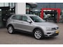 Volkswagen Tiguan 1.4 TSI ACT Comfortline Business R LED koplampen, trekhaak, 18" LMV, door ons onderhouden, ACC, stoelverwarming, privacy glas en wegklapbare trekhaak