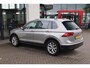 Volkswagen Tiguan 1.4 TSI ACT Comfortline Business R 150PK / 110kW DSG, Door ons onderhouden, LED koplampen, Apple Carplay & Android Auto, navigatie, wegklapbare trekhaak, 18" LMV, adaptieve cruise control (acc), verwarmbare voorstoelen, privacy glas, elektrisch verstel- en verwarmbare buitenspiegels, parkeersensoren voor en achter (pdc), DAB+, climatronic etc.