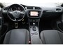 Volkswagen Tiguan 1.4 TSI ACT Comfortline Business R 150PK / 110kW DSG, Door ons onderhouden, LED koplampen, Apple Carplay & Android Auto, navigatie, wegklapbare trekhaak, 18" LMV, adaptieve cruise control (acc), verwarmbare voorstoelen, privacy glas, elektrisch verstel- en verwarmbare buitenspiegels, parkeersensoren voor en achter (pdc), DAB+, climatronic etc.