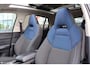 Lynk & Co 01 1.5 Panoramadak/Achteruitrijcamera/Apple carplay/Lane assist/Adaptive cruise control/Navigatie/Climate control/Stoelverwarming/Dodehoek detectie/Elektrisch sluitende achterklep/Elektrisch verstelbare stoel met geheugen