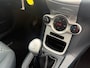 Ford Fiesta 1.25 Champion | Parkeersensoren | Voorruitverwarming | Climate control | Cruise Control | 12 maanden garantie! |