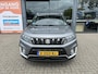 Suzuki Vitara 1.5 Hybrid Style Automaat | Panoramadak | Afneembare Trekhaak | Parkeersensoren Voor & Achter |
