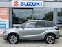Suzuki Vitara 1.5 Hybrid Style Automaat | Panoramadak | Afneembare Trekhaak | Parkeersensoren Voor & Achter |