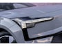 Volvo EX30 Twin Motor AWD Performance 69 kWh Plus | Google | Stoel-/Stuurverwarming | Keyless Entry | Camera | Adaptieve Cruise Control | 20" wielen | Elektrische Achterklep | Getint Glas | Warmtepomp | Dodehoekdetectie |