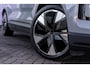 Volvo EX30 Twin Motor AWD Performance 69 kWh Plus | Google | Stoel-/Stuurverwarming | Keyless Entry | Camera | Adaptieve Cruise Control | 20" wielen | Elektrische Achterklep | Getint Glas | Warmtepomp | Dodehoekdetectie |