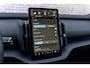 Volvo EX30 Twin Motor AWD Performance 69 kWh Plus | Google | Stoel-/Stuurverwarming | Keyless Entry | Camera | Adaptieve Cruise Control | 20" wielen | Elektrische Achterklep | Getint Glas | Warmtepomp | Dodehoekdetectie |