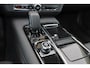 Volvo V90 T6 Recharge AWD Plus Bright - Luchtvering - IntelliSafe Assist & Surround - 360º Camera - Harman/Kardon audio - Adaptieve LED koplampen - Verwarmde voorstoelen, stuur & achterbank - Parkeersensoren voor & achter - Elektr. bedienb. voorstoelen met geheugen - Extra getint glas - 19' LMV