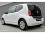 Volkswagen Up! 1.0 White up! 60PK/NAVI/AIRCO/STOELVERWARMING