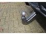 Land Rover Range Rover Sport 5.0 V8 Supercharged SVR | 551PK | Panorama dak | Carbon interieur | Luchtvering | Meridian Audio| F1 flippers | Elektr. trekhaak | Alcantara hemel zwart | Elektrisch verstelbare stoelen met memory | Schaalstoelen + verwarming en ventilatie | Uitlaat klepsysteem | Keyless GO | Standkachel | Stuurverwarming | Achterbank verwarmd | Dodehoekdetectie | Apple carplay |