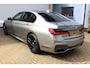 BMW 7-Serie 745e High Executive M-sport | Incl. 12 maanden Garantie | Carbon core | Head-up Display | Stoelverwarming & ventilatie | Elektrisch verstelbare stoelen met memory | Adaptive cruise | Achteruitrijcamera | Harman/Kardon Audiosysteem | Keyless GO | Luchtvering | Apple CarPlay/Android Auto | Navigatie | Elektrische kofferklep | Draadloze telefoonlader | Dodehoek sensoren |