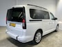 Volkswagen Caddy Maxi 1.5 TSI 5p en rolstoelauto | Camera | DAB | Navigatiesysteem full map |