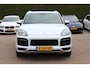 Porsche Cayenne 3.0 E-Hybrid / Trekhaak / Panoramadak / 360Camera / Luchtvering / 21'' / Bose / Sportdesign+Chrono / Leder / Stuur+Stoelverwarming / Dodehoek / DAB / Cruise Control