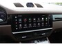 Porsche Cayenne 3.0 E-Hybrid / Trekhaak / Panoramadak / 360Camera / Luchtvering / 21'' / Bose / Sportdesign+Chrono / Leder / Stuur+Stoelverwarming / Dodehoek / DAB / Cruise Control
