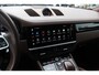 Porsche Cayenne 3.0 E-Hybrid / Trekhaak / Panoramadak / 360Camera / Luchtvering / 21'' / Bose / Sportdesign+Chrono / Leder / Stuur+Stoelverwarming / Dodehoek / DAB / Cruise Control