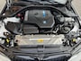 BMW 3-Serie 320e TOURING HIGH EXECUTIVE M-SPORT PANO/LEER/LED/CAMERA/NL-AUTO