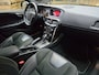 Volvo V40 1.5 T3 Kinetic R Design Pano LED Camera Trekhaak Clima Cruise LM