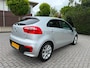 Kia Rio 1.2 CVVT DynamicLine, Clima, Achteruitrijcamera, Cruise Control, Navigatie, LM-velgen 16" & all-season banden, 1e eigenaar
