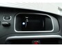 Volvo V40 T2 Kinetic 129PK Handgeschakeld | Verwarmbare Voorruit | Trekhaak | Getint Glas | Cruise Control | Navigatie | Bluetooth | Achteruitrijcamera | Parkeersensoren Achter | Stoelverwarming |