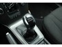 Volvo V40 T2 Kinetic 129PK Handgeschakeld | Verwarmbare Voorruit | Trekhaak | Getint Glas | Cruise Control | Navigatie | Bluetooth | Achteruitrijcamera | Parkeersensoren Achter | Stoelverwarming |