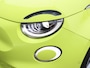 Abarth 500c 42 kWh 155pk Cabrio | Alcantara interieur | Navigatie | AppleCarplay/Android | Verwarmde voorstoelen