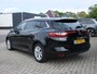 Renault Megane Estate 1.3 TCe Limited , Camera , Stoelverwarming, Trekhaak , Bluetooth , Pdc enz. Carplay