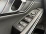BMW 3-Serie 330i High Executive M Sport Schuif-/ Kanteldak 19 Inch Wegklapbare trekhaak Achteruitrijcamera Carplay Stoelverwarming
