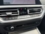 BMW 3-Serie 330i High Executive M Sport Schuif-/ Kanteldak 19 Inch Wegklapbare trekhaak Achteruitrijcamera Carplay Stoelverwarming