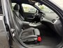 BMW 3-Serie 330i High Executive M Sport Schuif-/ Kanteldak 19 Inch Wegklapbare trekhaak Achteruitrijcamera Carplay Stoelverwarming