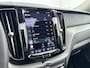 Volvo XC60 B4 Ultimate Bright | 20" | Panoramadak | 360 Camera | Head-Up | Harman Kardon | Full LED | Elektr. verst. Stoelen | Getint Glas | Adaptieve Cruise | BLIS | Stoel/Stuurverwarming