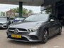Mercedes-Benz A-klasse 200 Premium Plus AUTOMAAT| CAMERA| NAVIGATIE| SPORT INTERIEUR| AIRCO/ECC| CRUISECONTROL| PARKEERSENSOREN