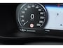 Volvo XC40 T3 163PK Automaat R-Design Adaptieve cruise control / Leder met alcantara bekleding / Parkeersensoren met camera / Trekhaak / stoel - en stuurverwarming / Apple carplay