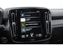 Volvo XC40 T3 163PK Automaat R-Design Adaptieve cruise control / Leder met alcantara bekleding / Parkeersensoren met camera / Trekhaak / stoel - en stuurverwarming / Apple carplay
