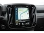 Volvo XC40 T3 163PK Automaat R-Design Adaptieve cruise control / Leder met alcantara bekleding / Parkeersensoren met camera / Trekhaak / stoel - en stuurverwarming / Apple carplay