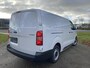 Citroën Jumpy L2 2.0 BlueHDI 145pk | BPM vrij | NAVI | Apple Carplay | Android Auto | Multimedia | Digitale cockpit | Achteruitrijcamera | Parkeersensoren voor en achter | Dode hoek detectie | Mistlampen | Automatische verlichting | Elektrisch inklapbare spiegels