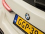 BMW 1-Serie 118i High Executive Automaat (APPLE CARPLAY, DEALER ONDERHOUDEN, GROOT NAVI, STUUR/STOELVERWARMING, SPORTSTOELEN, PARKEERSENSOREN, GETINT GLAS, CRUISE, NIEUWSTAAT)