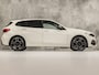 BMW 1-Serie 118i High Executive Automaat (APPLE CARPLAY, DEALER ONDERHOUDEN, GROOT NAVI, STUUR/STOELVERWARMING, SPORTSTOELEN, PARKEERSENSOREN, GETINT GLAS, CRUISE, NIEUWSTAAT)