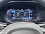 Volvo V60 T8 Recharge Ultra Dark | 19" | Trekhaak | Getint Glas | Panoramadak | Head-Up | Harman Kardon | Elektr. verst. Stoelen | Parkeercamera | Stoel/Stuur/Achterbankverwarming | Adaptieve Cruise | BLIS | Keyless