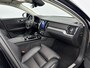 Volvo V60 T8 Recharge Ultra Dark | 19" | Trekhaak | Getint Glas | Panoramadak | Head-Up | Harman Kardon | Elektr. verst. Stoelen | Parkeercamera | Stoel/Stuur/Achterbankverwarming | Adaptieve Cruise | BLIS | Keyless