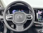 Volvo V60 T8 Recharge Ultra Dark | 19" | Trekhaak | Getint Glas | Panoramadak | Head-Up | Harman Kardon | Elektr. verst. Stoelen | Parkeercamera | Stoel/Stuur/Achterbankverwarming | Adaptieve Cruise | BLIS | Keyless