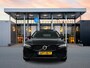 Volvo V60 T8 Recharge Ultra Dark | 19" | Trekhaak | Getint Glas | Panoramadak | Head-Up | Harman Kardon | Elektr. verst. Stoelen | Parkeercamera | Stoel/Stuur/Achterbankverwarming | Adaptieve Cruise | BLIS | Keyless