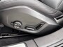 Volvo V60 T8 Recharge Ultra Dark | 19" | Trekhaak | Getint Glas | Panoramadak | Head-Up | Harman Kardon | Elektr. verst. Stoelen | Parkeercamera | Stoel/Stuur/Achterbankverwarming | Adaptieve Cruise | BLIS | Keyless