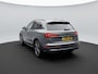 Audi Q5 50 TFSI e S edition 299PK S-tronic | 91% SOH | 2x S-line | Zwart optiek | Clima | Zwenkbare trekhaak | Adaptieve cruise | Rood sticksel |
