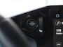 Volkswagen Transporter 2.0 TDI 110 pk L1H1 Life | Airco | Cruise control | Navigatie via App connect | Camera | LED | PDC | Afneembare trekhaak | 17" LM velgen | Bijrijdersbank | Betimmering |