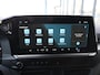 Volkswagen Transporter 2.0 TDI 110 pk L1H1 Life | Airco | Cruise control | Navigatie via App connect | Camera | LED | PDC | Afneembare trekhaak | 17" LM velgen | Bijrijdersbank | Betimmering |